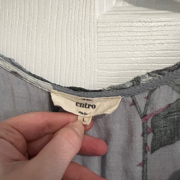 Entro Floral Blouse - Picture 3 of 3